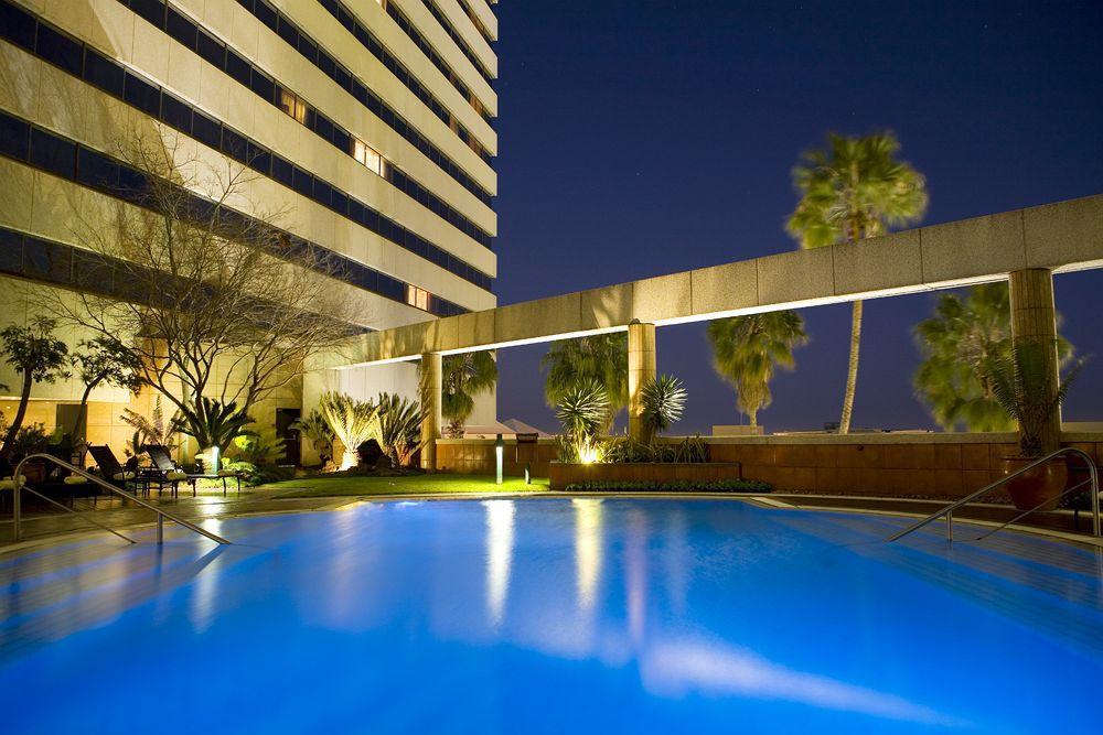 Intercontinental Johannesburg Sandton Towers, An Ihg Hotel Екстериор снимка