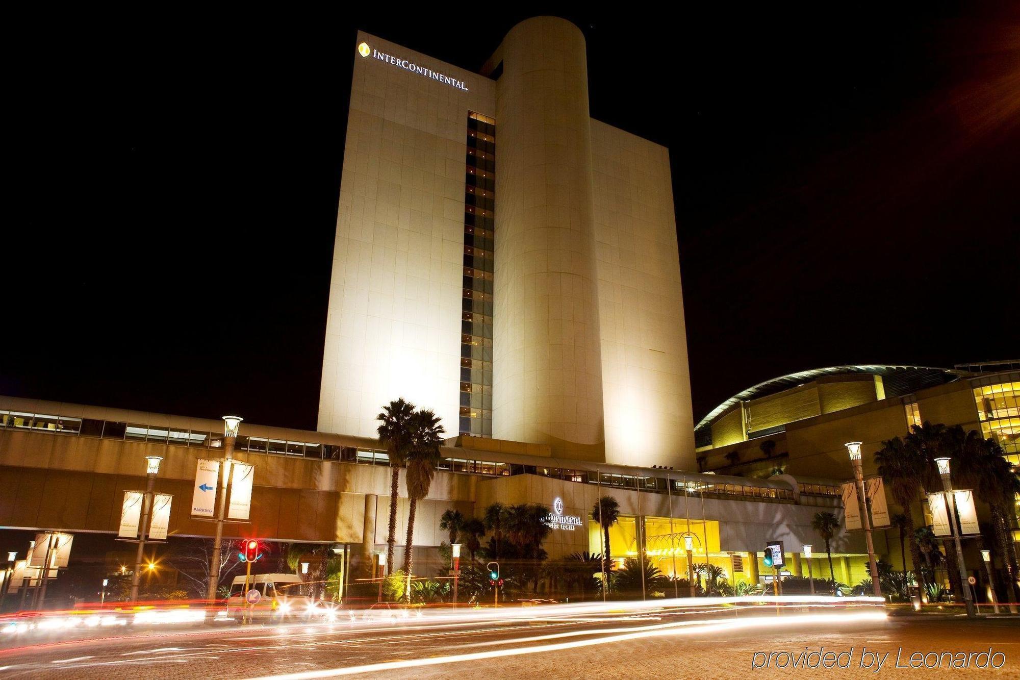 Intercontinental Johannesburg Sandton Towers, An Ihg Hotel Екстериор снимка